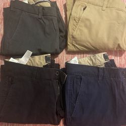 DOCKERS MEN PANTS /   $7 EACH
