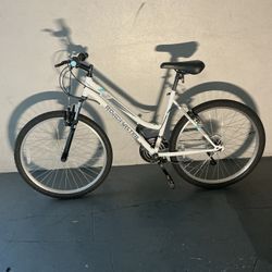 BICYCLE ROADMASTER 18 SPEED SIZE 26 BRAND NEW 