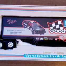 DALE EARNHART GOODWRENCH 1/64 SCALE ERTL TRANSPORTER