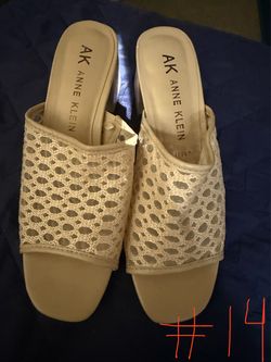 Women shoes/sandals