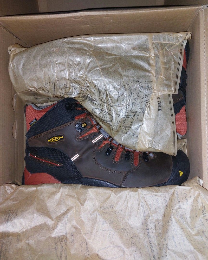 **NIB** KEEN Men's Boot Size 12D