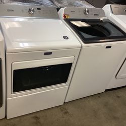 Maytag Washer 4.7 Cu Ft With Agitator And Dryer Gas 