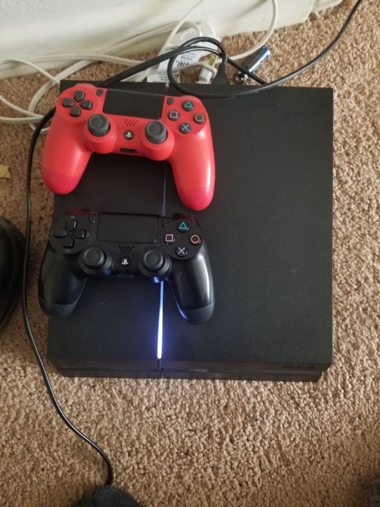 ps4 for 2 controllers have games if u want