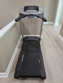 2016 ProForm Premier 1300 Treadmill - Like New, 3.5 HP - Ashburn, VA