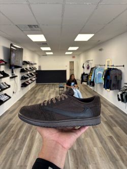 Travis Scott Velvet 1 Sz 8