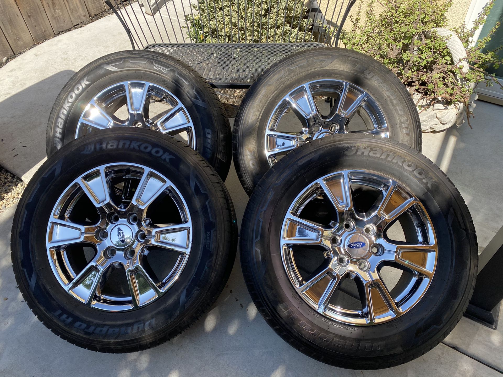Set of 4 Ford Wheels & Tires, Like NEW