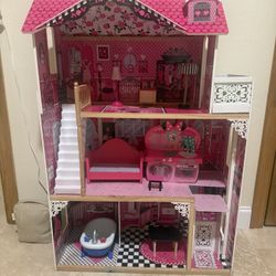 Amelia Dollhouse 