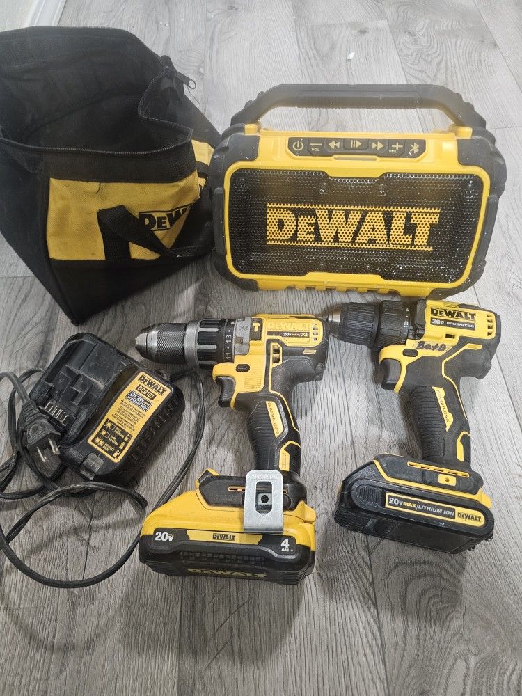 2 Drills + Radio Dewalt