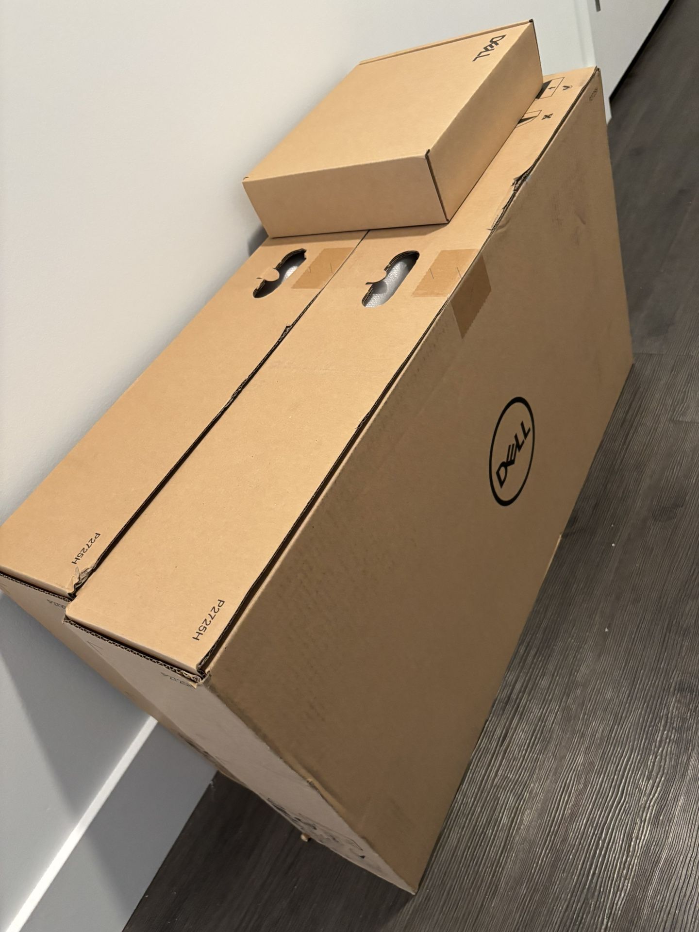 BRAND NEW - Two 27 Inch Dell Desktop Monitors (In box) for Sale in Los ...