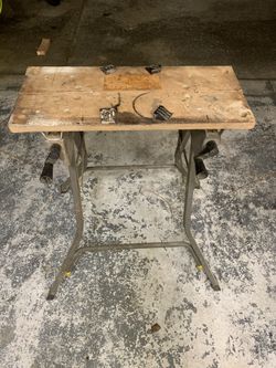 Workmate adjustable clamping table