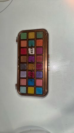 FREE. Eye Shadow Palette