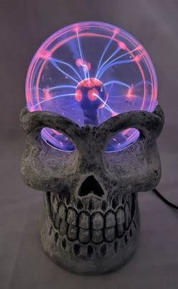 Vintage Realistic Halloween Skull Plasma Ball/Lamp Model 8360 RARE PIECE WOW!