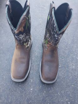 Sketcher camo work boots