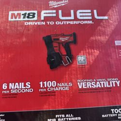 Milwaukee M18 FUEL 18-Volt Lithium-Ion Brushless Cordless Coil Roofing Nailer