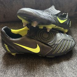 Nike Soccer Cleats Total 90 Size 9 for Sale in South Gate CA OfferUp