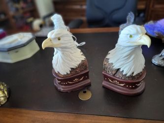 Eagle bookends perfect, never been used very heavy. A set is eighty dollars