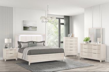Uptown  5pc Bedroom Set - Queen **NEW ARRIVAL**