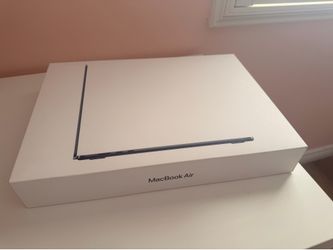 MacBook Air 1 TB storage, M5 chip, 16 GB memmory  ($1600 LAST PRICE )