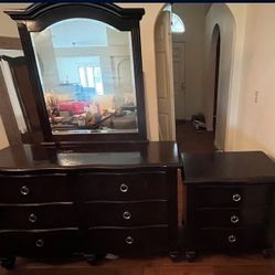 Dresser Vanity And Head Board Set 