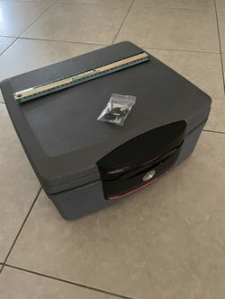 Safe - Fireproof/waterproof 2 Keys