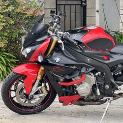 2017 BMW S1000r