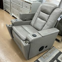 $799 Power Recliner 