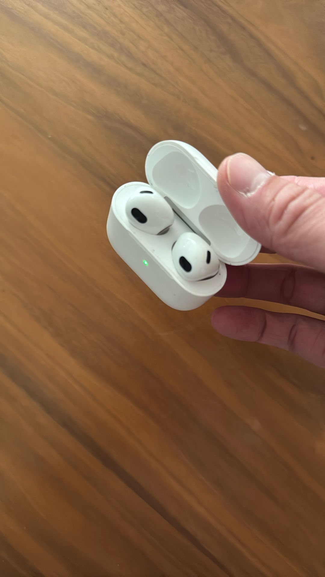 Airpods Gen 3 (Like New Condition)