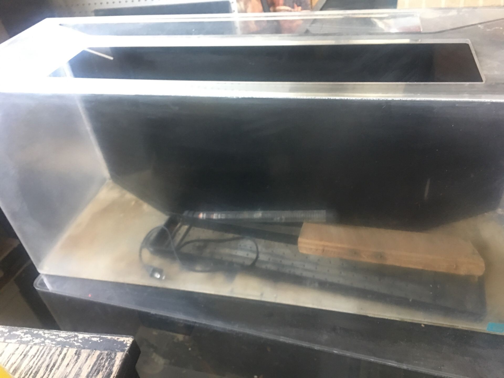 Acrylic fish tanks