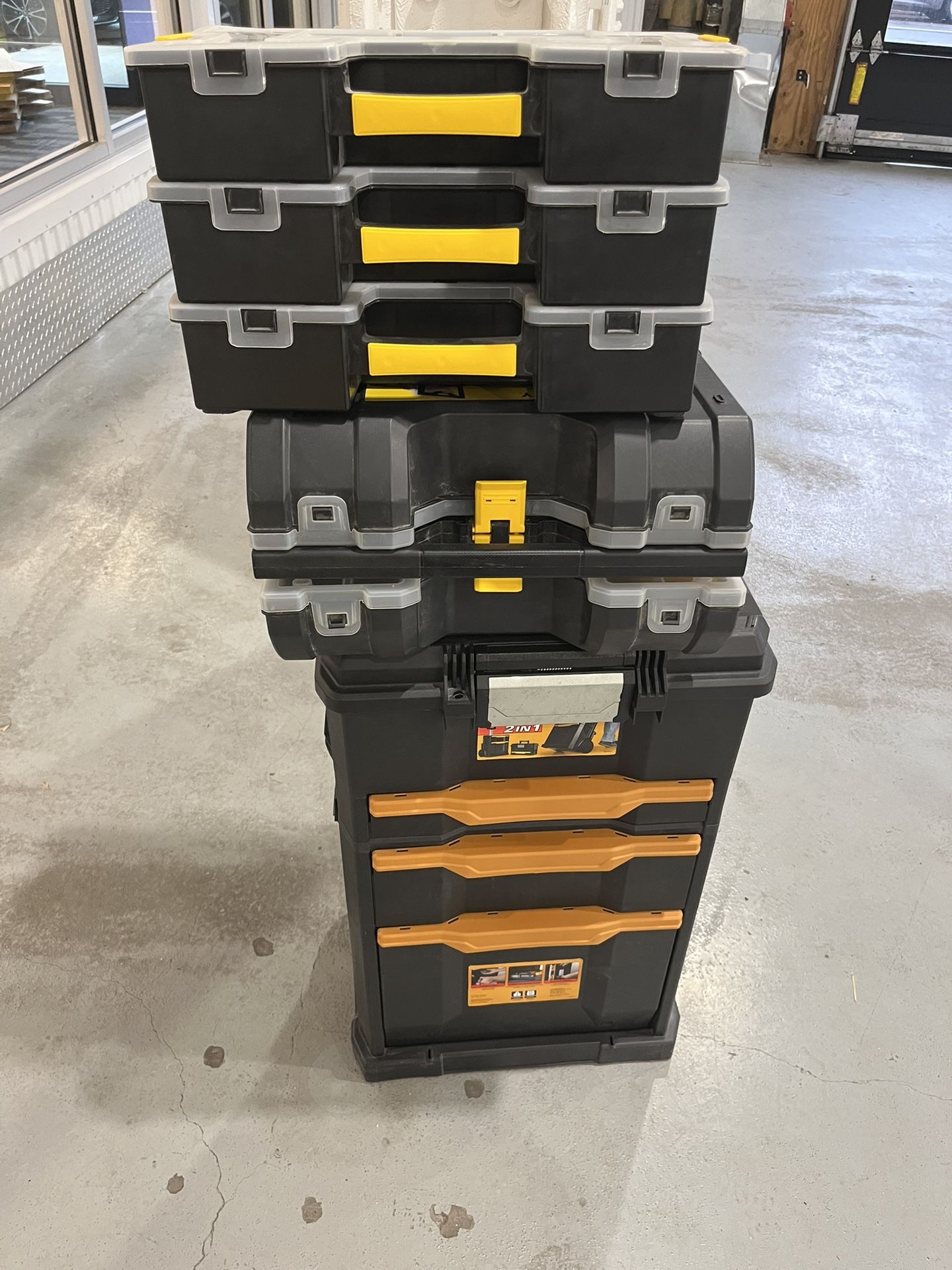 Brand New And Lightly Used Tools set Valued Over $1000 Selling For $700 PRICE NEGOTIABLE .