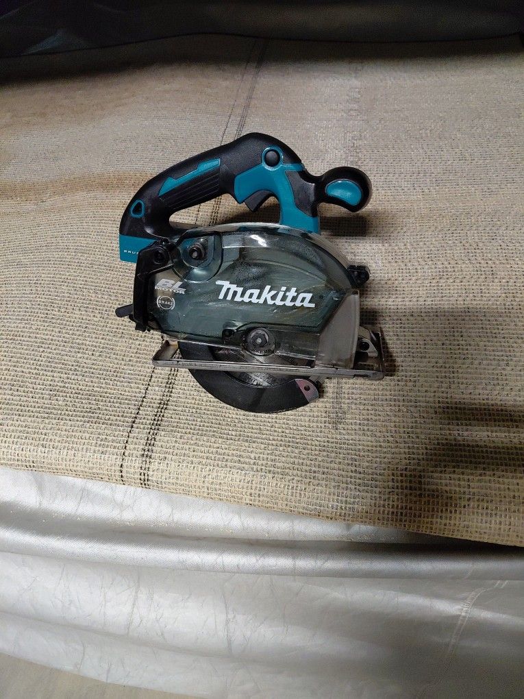 Makita 18 V XSC04