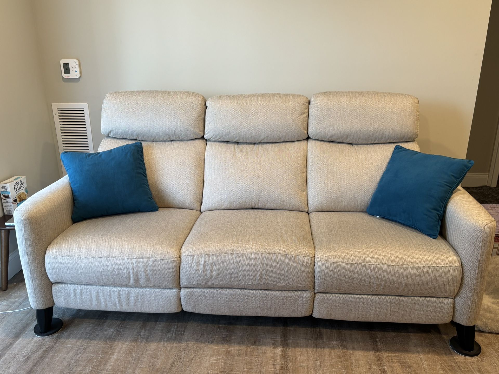 Power sofa 