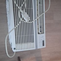 LG Windows Unit With Remote 