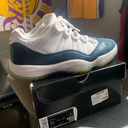 Jordan Retro 11 Low Navy Snakeskin size 10