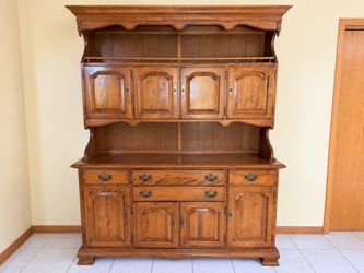 Ethan Allen Traditional Wood Buffet with China Hutch – 2-Piece