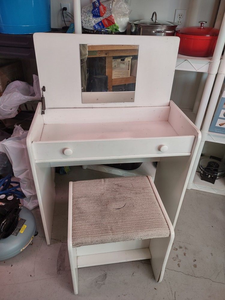 Small Vanity Desk