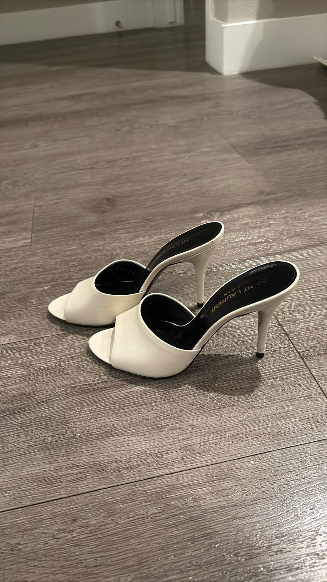 Saint Laurent LA 16 Mules - Pearl Leather