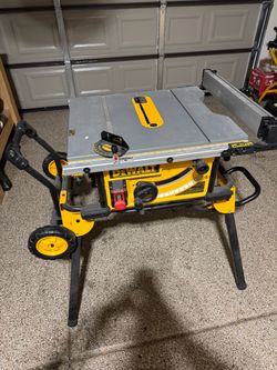 Dewalt 15 Amp Corded 10 in. Job Site Table Saw with Rolling Stand