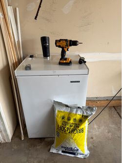 Thompson deep freezer 5 cubic ft