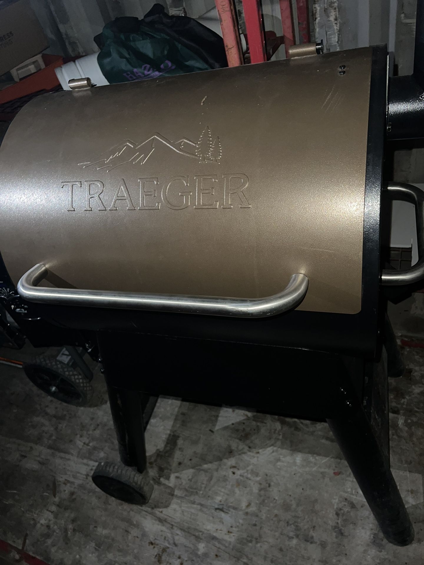TRAEGER Pro Series 34 Pellet Grill  SMOKER .  New never used