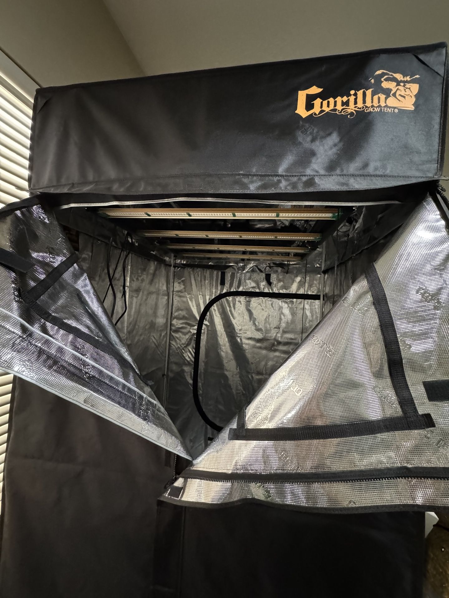 Gorilla Grow Tent With Led 4 X 4  Ac Infiniti In Line  fan