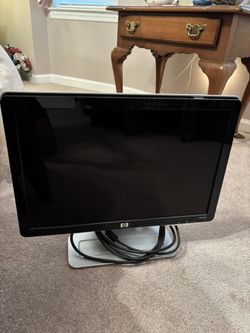 HP 19” Monitor With Cords