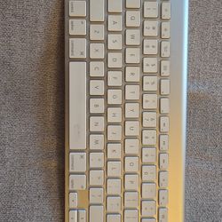 Apple Wireless Keyboard (2nd Generation, A1314)