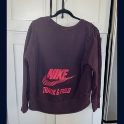 Women’s size large Nike track and field crewneck sweatshirt great condition