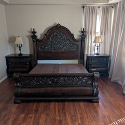 Pulaski Furniture Set W/ Nightstands