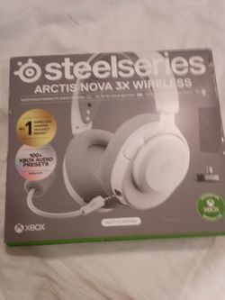 Steelseries Arctis Nova 3x wireless and Bluetooth gaming white headset headphones with detachable microphone