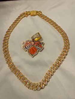 🏀💎 Iced-Out NY Knicks Chain & Pendant Set 💎🏀