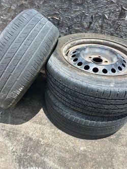 4 Nissan Rouge wheels 225/60/17