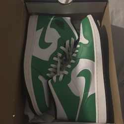 Jordan 1 mids lucky green