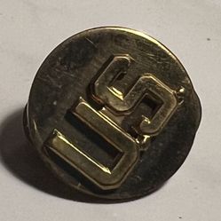 (RARE) WWll US ARMY-Type lll “US” Brass Caller Disk Insignia Pin (1937to1943)