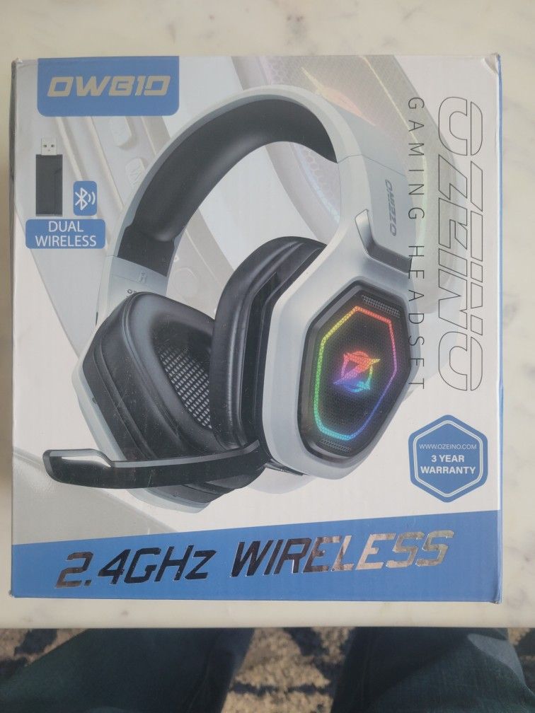 Ozeino 2.4GHz Wireless Gaming Headset for PC, Ps5, Ps4 - Lossless Audio USB & Type-C Ultra Stable Gaming Headphones with Flip Microphone, 40-Hr Batter